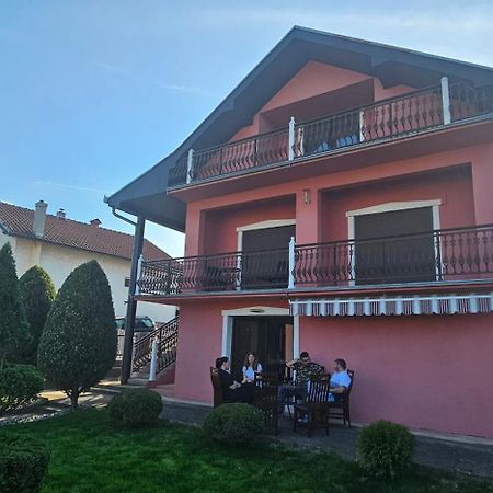 Guest House Lona Galambóc Kültér fotó