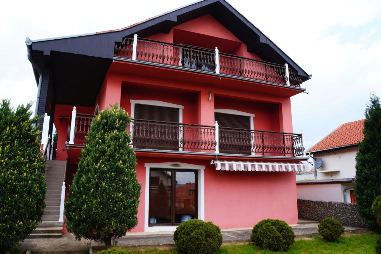 Guest House Lona Galambóc Kültér fotó