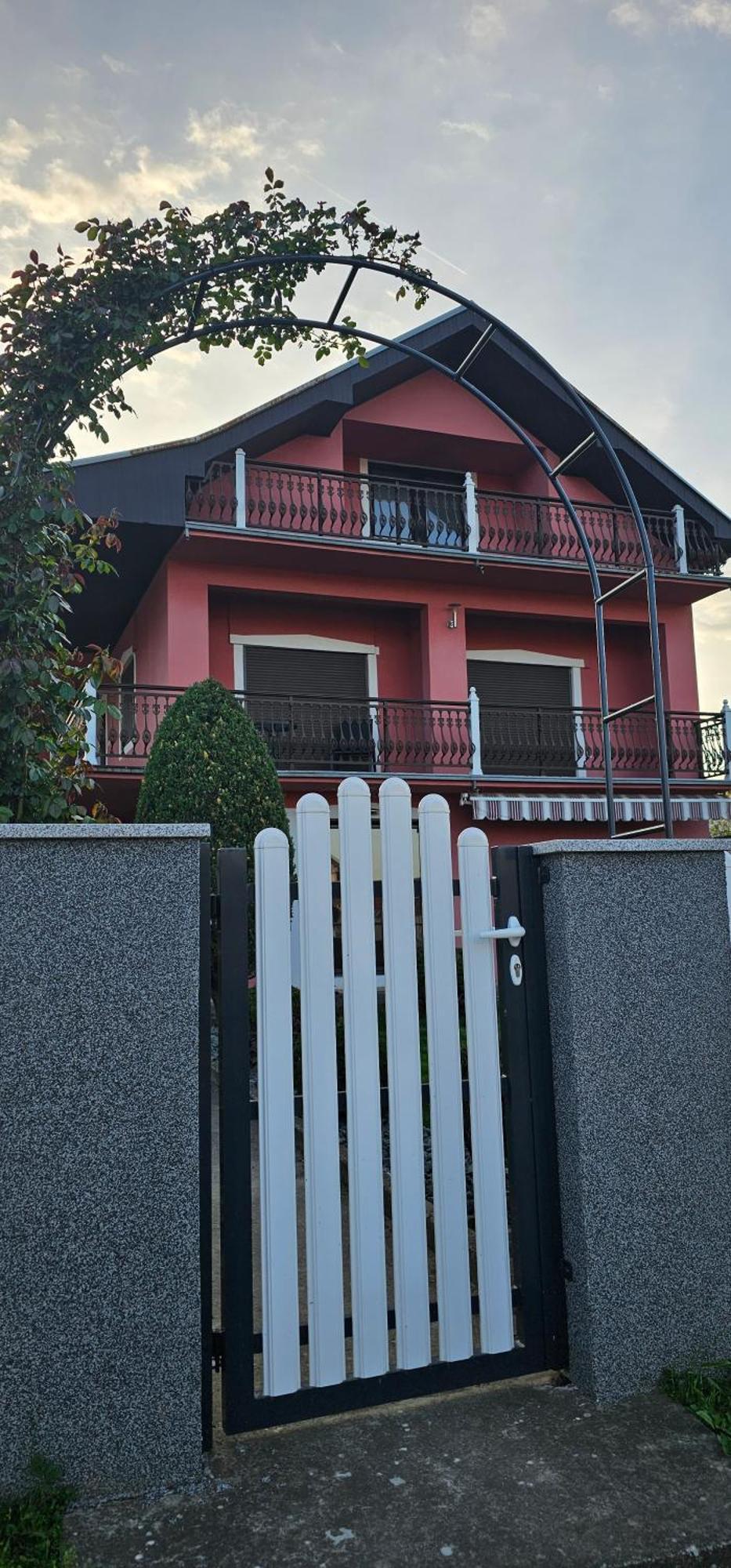 Guest House Lona Galambóc Kültér fotó
